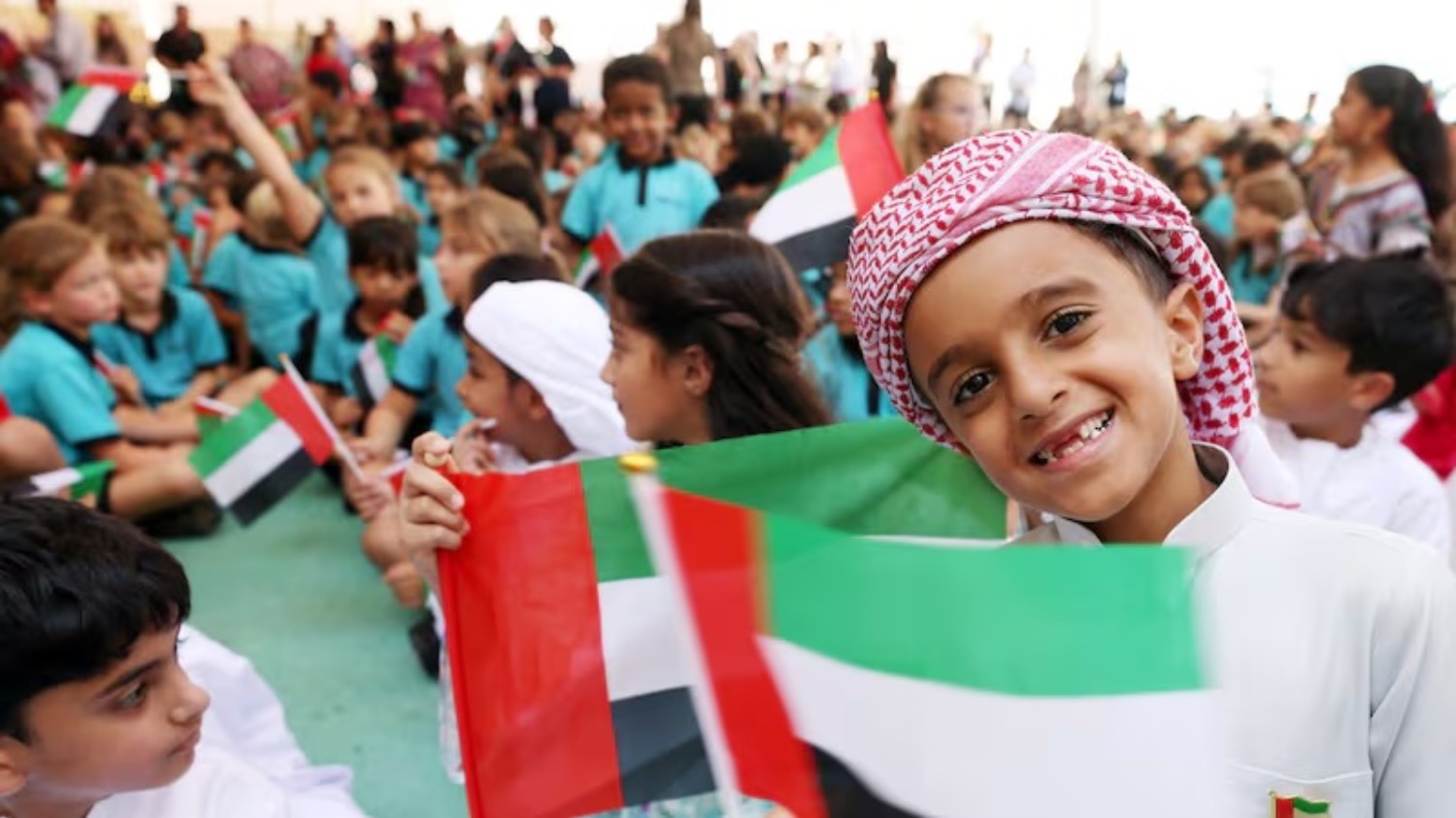 UAE Flaggen-Tag: Farben, Bedeutung und Immobilien | Die Geissens Real Estate | Luxus Immobilien mit Carmen und Robert Geiss – Die Geissens in Dubai